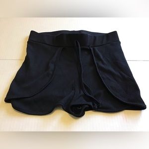 ASOS KISS & TELL BLACK PULL ON SHORTS SZ 14 GIRLS EUC IM OVER IT RAINBOW